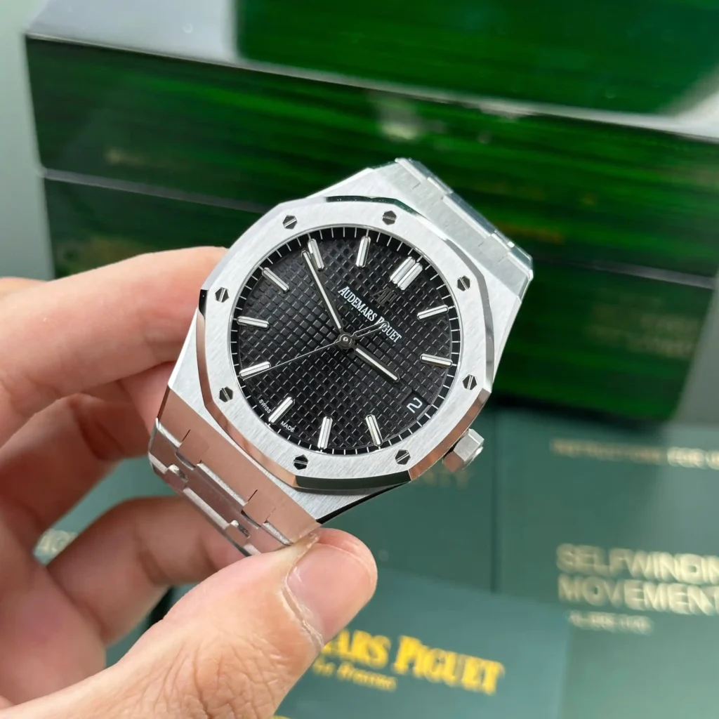 Super-Clone-Audemars-Piguet-Royal-Oak-15500ST.OO_.1220ST.03-41mm-4
