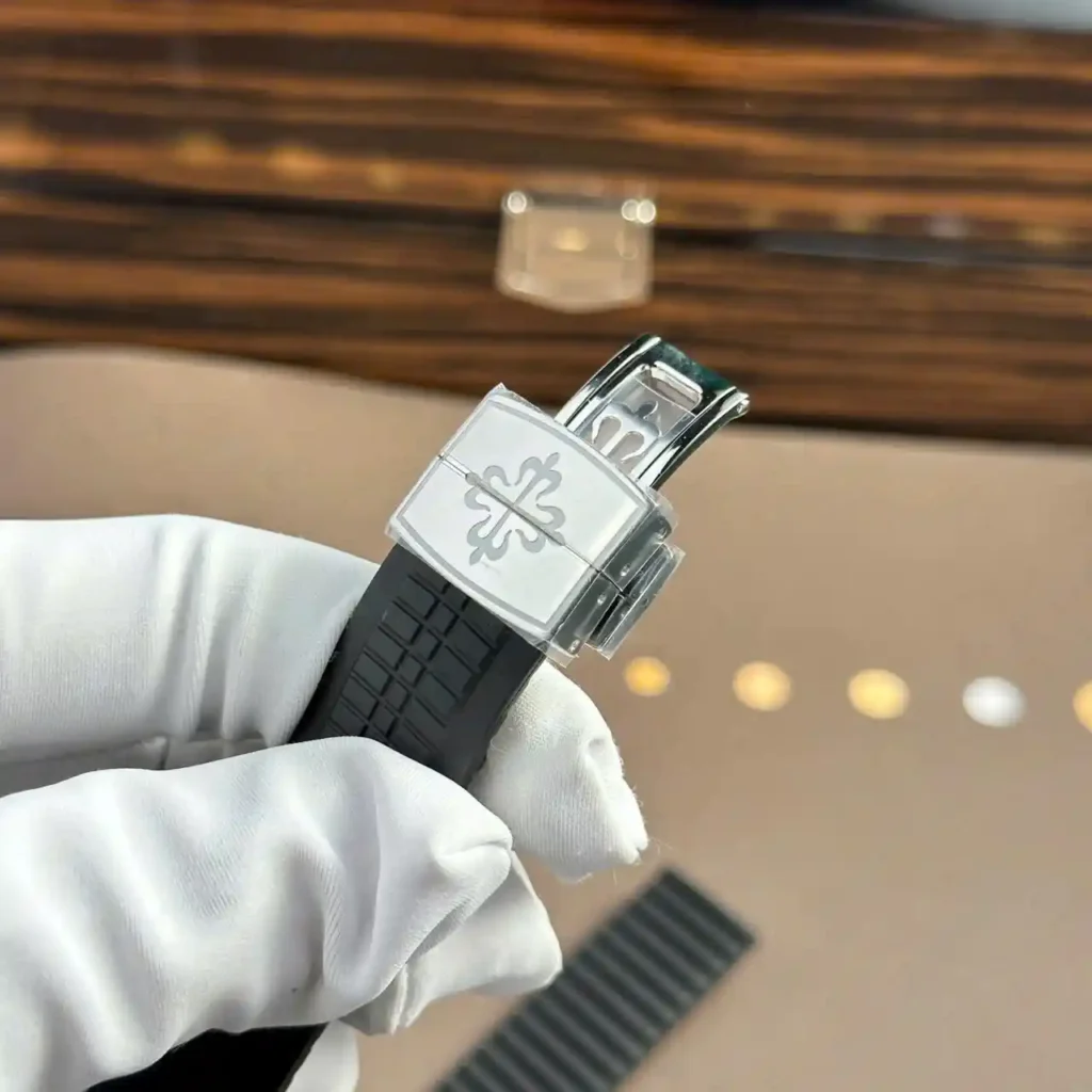 Super-Clone-Patek-Philippe-Aquanaut-Diamonds-5167300G-010-40mm-8211-10