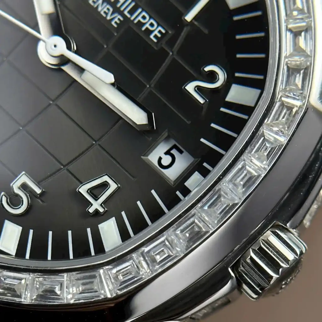 Super-Clone-Patek-Philippe-Aquanaut-Diamonds-5167300G-010-40mm-8211-6
