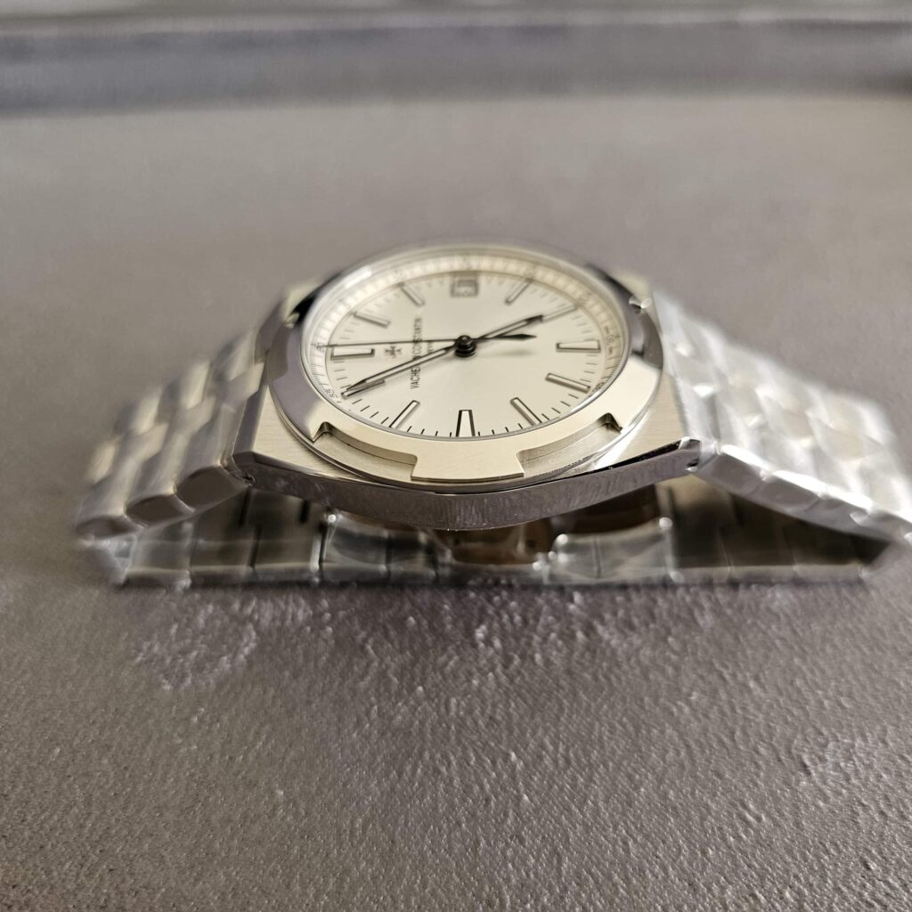 Vacheron Constantin Overseas 4500V/110A-B126 Super Clone