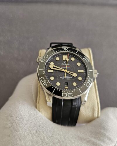 Omega Seamaster Diver 300M James Bond Limited Edition 7007 World Pieces Super Clone