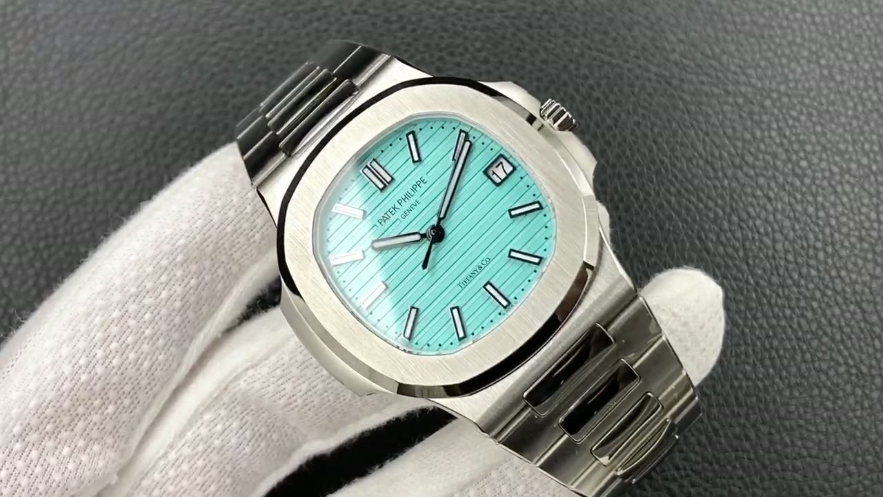 فحص جودة super clone Patek Philippe Nautilus 5711/1A